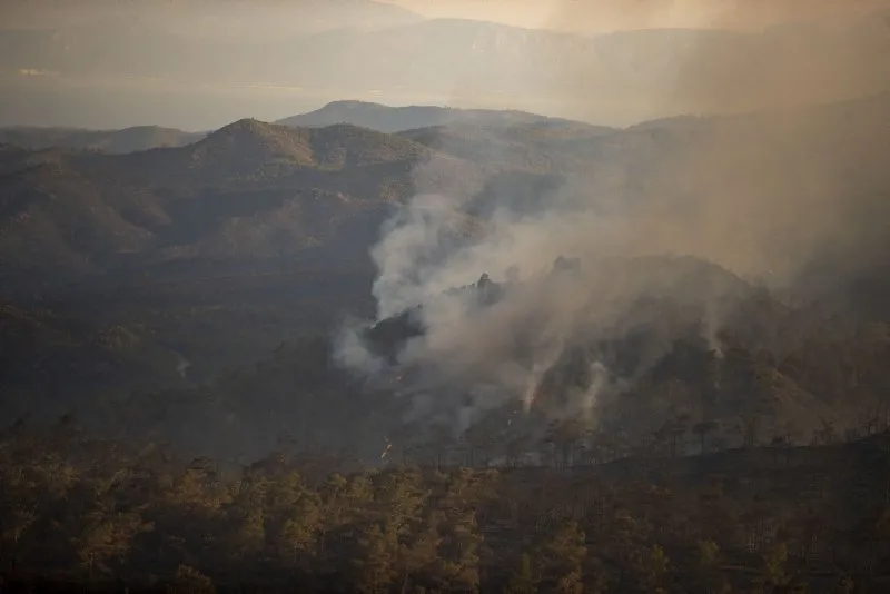 Son dakika | Marmaris'teki yangında baş döndüren hava trafiği