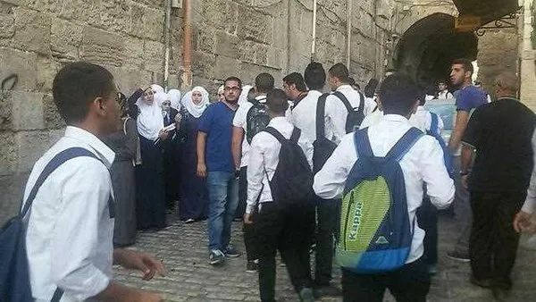İsrail güçleri Mescid-i Aksa'yı bastı