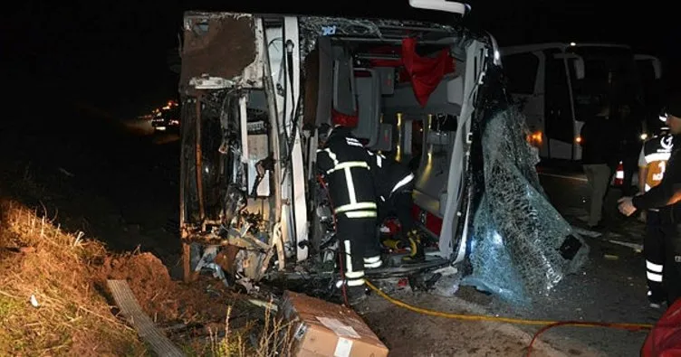 Bursa’da yolcu otobüsü ile kamyon çarpıştı: 1 ölü, 17 yaralı