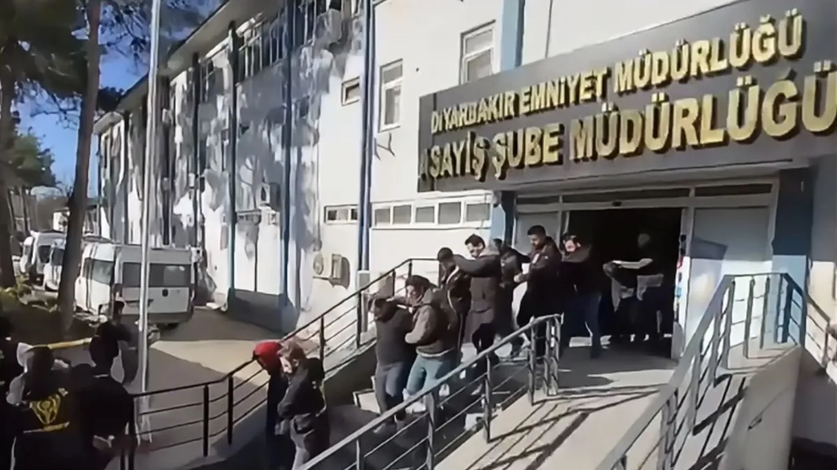 Sahte ‘araç muayene randevusu’ ile akılalmaz vurgun! Şüphelilerin hesabından servet çıktı: Tam 810 milyon TL! Sahte ‘araç muayene randevusu’ ile akılalmaz vurgun! Şüphelilerin hesabından servet çıktı: Tam 810 milyon TL!