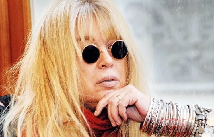 Cenazesinde o şarkının çalmasını vasiyet etti! Sağlık sorunlarıyla mücadele eden Zerrin Özer sevenlerini korkutmuştu...