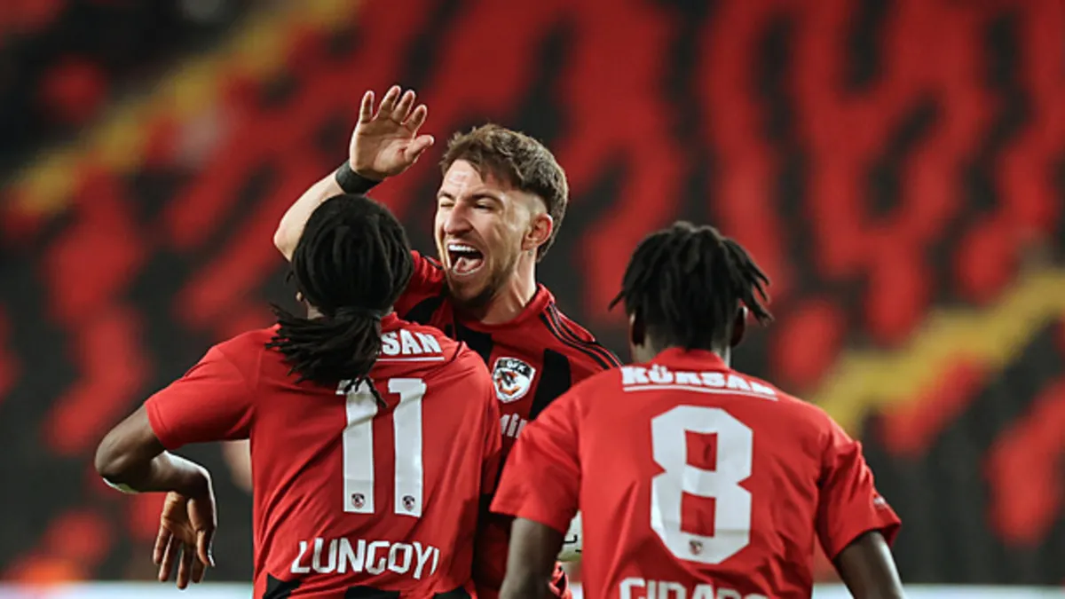 Süper Lig’in en çok sarı kart gören takımı belli oldu! Süper Lig’in en çok sarı kart gören takımı belli oldu!