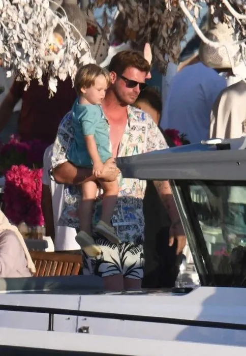 Kıvanç Tatlıtuğ’un biricik eşi Başak Dizer’den radikal değişim! Görenler Serenay Sarıkaya sandı