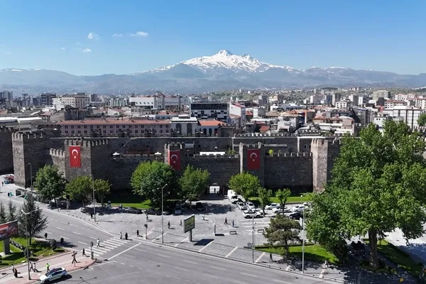kayseri-kalesinde-mulhem-kayseri-mutfagi-acildi-1781611012993.jpg