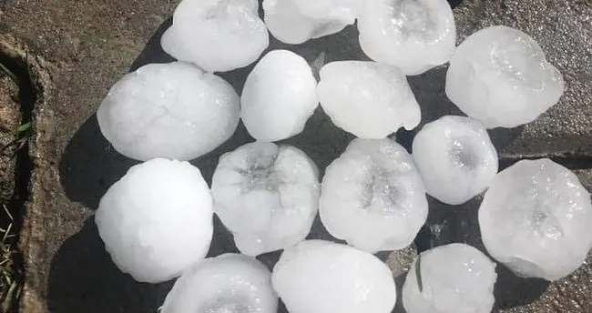 Adıyaman’a erik büyüklüğünde dolu yağdı