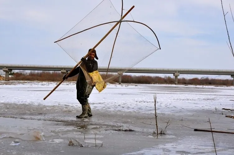 Kızılırmak’ta ’Eskimo usulü’ balık avı