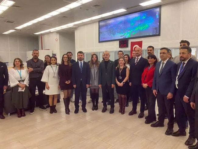 bakan-uralogludan-ucus-trafigi-aciklamasi-8-kez-rekor-kirdik-1767208030540.jpg Bakan Uraloğlu'dan uçuş trafiği açıklaması: