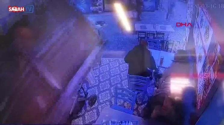 Beşiktaş'ta balıkçıda asma tavan ailenin üzerine çöktü! Korku dolu anlar kameraya böyle yansıdı | Video