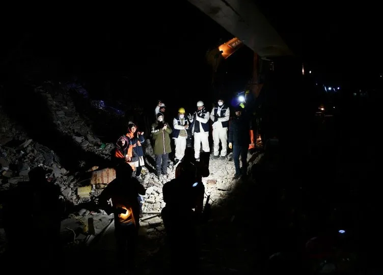 SON DAKİKA: Deprem bölgelerinde büyük mucize: 182. saatte Kaan sağ kurtarıldı!