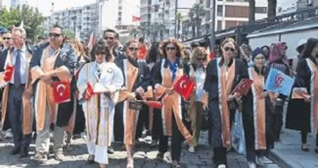 Demokrasinin bekçileriyiz