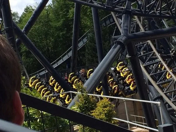 Roler coaster eğlencesi faciayla bitti