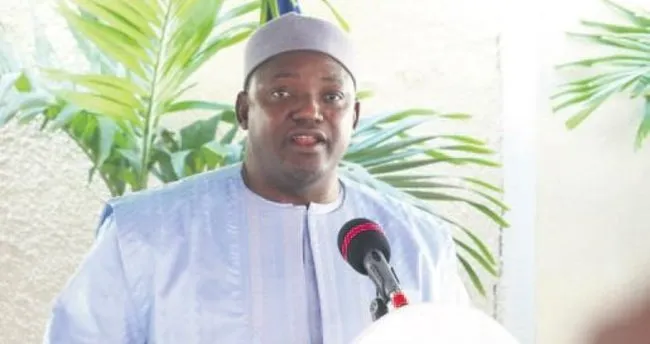 Gambiya’yı yeniden şekillendirme sözü