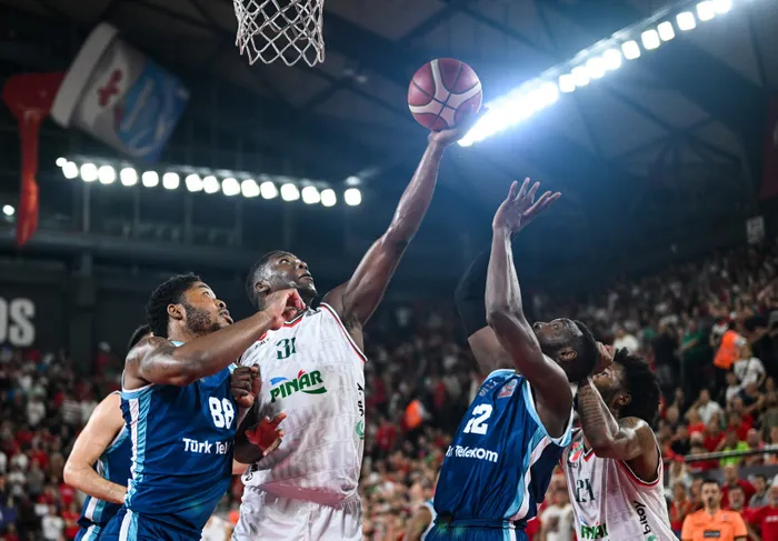 basketbol-super-liginde-finalin-adi-belli-oldu-anadolu-efes-pinar-karsiyaka-1686417918524.jpg