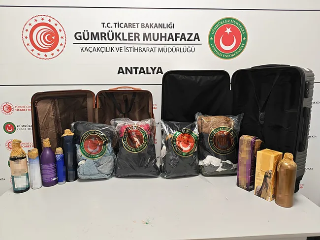 antalya-havalimaninda-uyusturucu-operasyonu-18-kilo-metamfetamin-ele-gecirildi-1788722679833.jpg