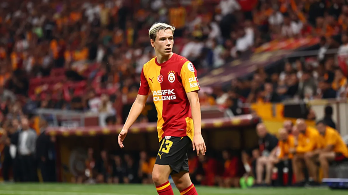 Aleksey Batrakov Şampiyonlar Ligi maçı öncesi hırs küpü!