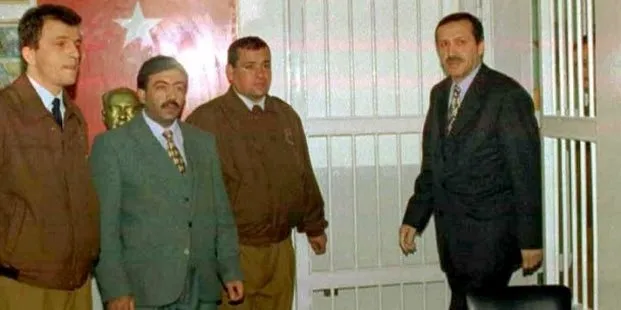 Cumhurbaşkanı Recep Tayyip Erdoğan'ın yaşamı ve siyasi kariyeri