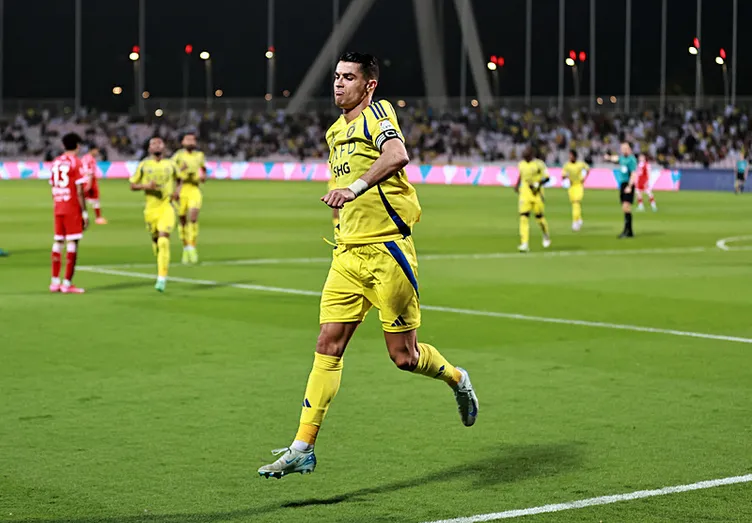 Son dakika haberi: Cristiano Ronaldo fırtınası devam ediyor! Al Wehda maçında 925.golünü attı...