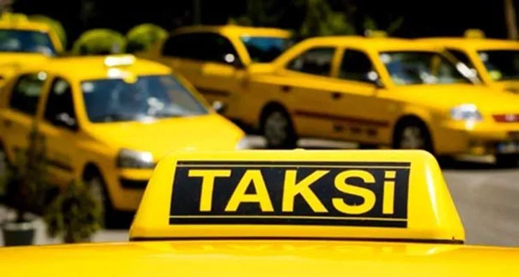 Atatürk Havalimanı yolcularından taksi şikayeti