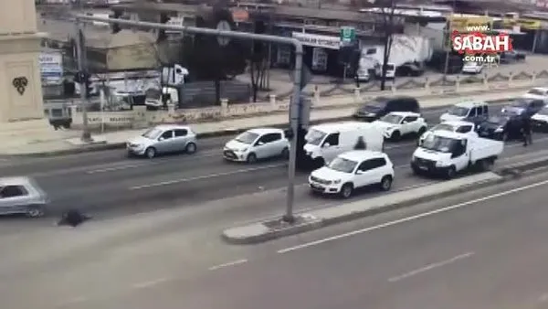 Ankara’da ‘dur’ ihtarına uymayan ehliyetsiz sürücü, polise çarptı | Video