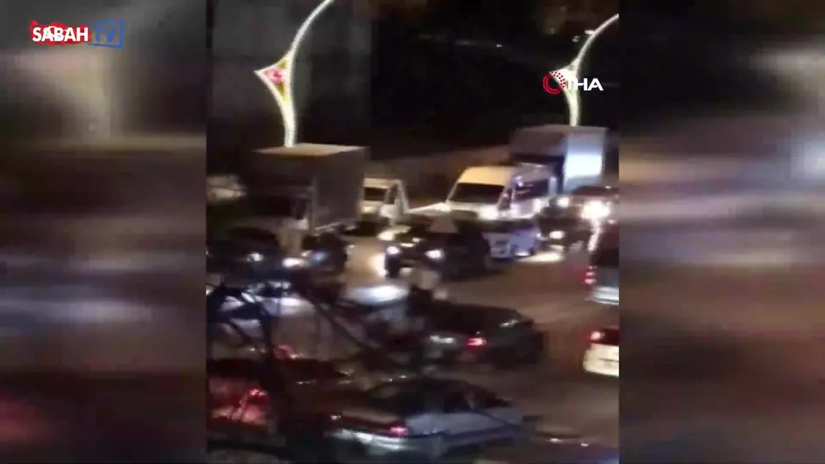 Araçtakilerle dükkandakiler arasında çıkan kavgayı polisler ayırdı | Video