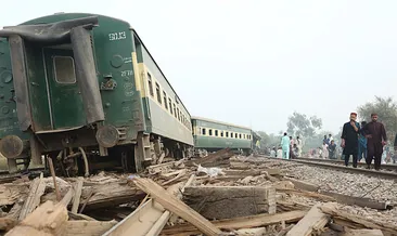Pakistan’da feci kaza: Tren raydan çıktı! 5 ölü