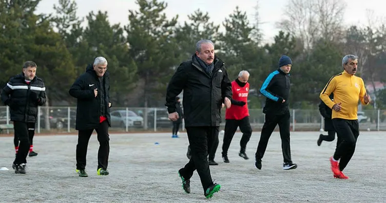 TBMM Başkanı Mustafa Şentop sahaya indi