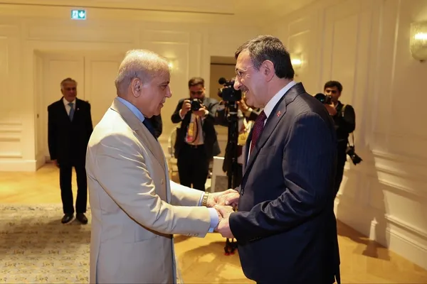 cevdet-yilmaz-pakistan-ile-ticaret-hacminde-hedef-5-milyar-dolar-1783166048734.jpg