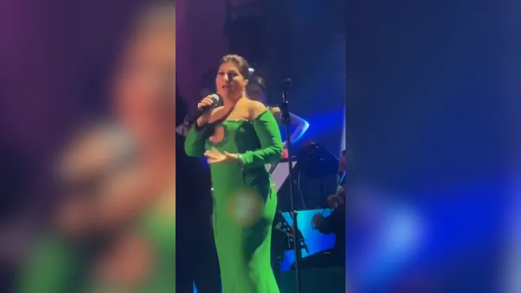 54 yaşındaki Sibel Can gündemden düşmüyor! Son konserinde kiloları dikkat çekti...