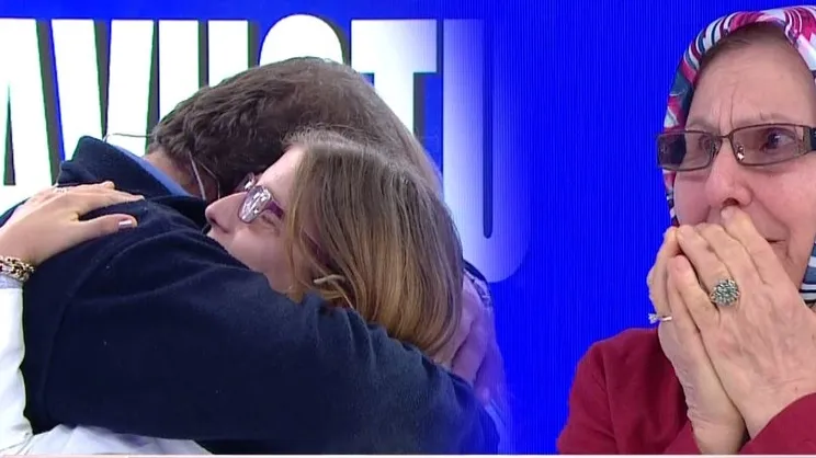 Müge Anlı'da göz yaşları sel oldu! İkiz kardeşler ve ağabeyleri canlı yayında ilk kez böyle buluştu....