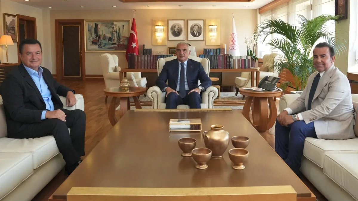 Bakan Ersoy Acun Ilıcalı ile bir araya geldi Bakan Ersoy Acun Ilıcalı ile bir araya geldi