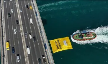 5 kupalı şampiyon Vakıfbank’ın bayrağı Boğaz’daki köprülere asıldı