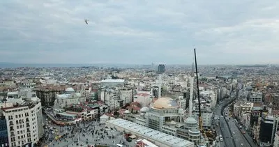 Taksim Camii minaresinin külah bölümü yerleştirildi