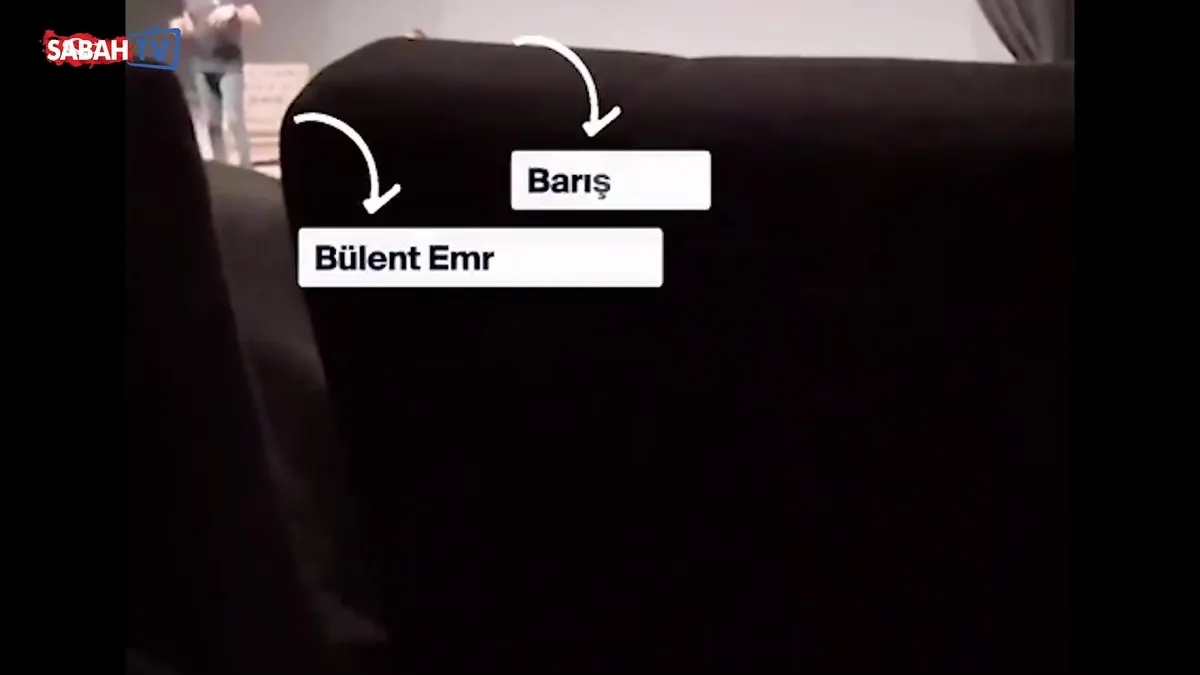 Barış Atay ve Bülent Emrah Parlak’tan rezil gösteri! videosunu izle Barış Atay ve Bülent Emrah Parlak’tan rezil gösteri! videosunu izle