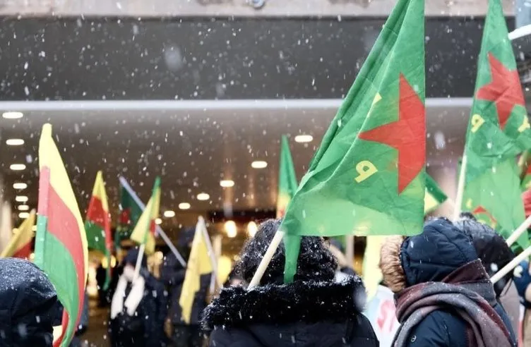 İsveç’te skandal görüntü! Pençe-Kılıç Harekatı PKK/YPG yandaşlarını panikletti: ’NATO anlaşmasını iptal edin!’