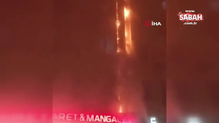 Esenyurt'ta lokantanın bacasında çıkan yangın paniğe yol açtı | Video