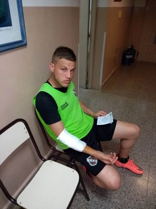 Futbolculara plastik mermi sıktılar!