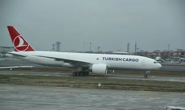 THY’nin devasa uçağı Boeing 777F tipi kargo uçağı İstanbul’da