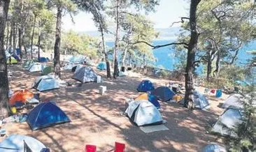 Sosyal mesafe ile çadır kampı