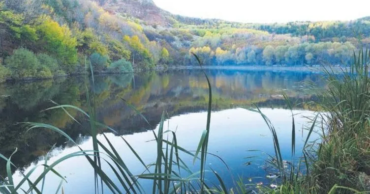 Çubuk Karagöl Tabiat Parkı, sonbahar renkleriyle ziyaretçilerini büyülüyor
