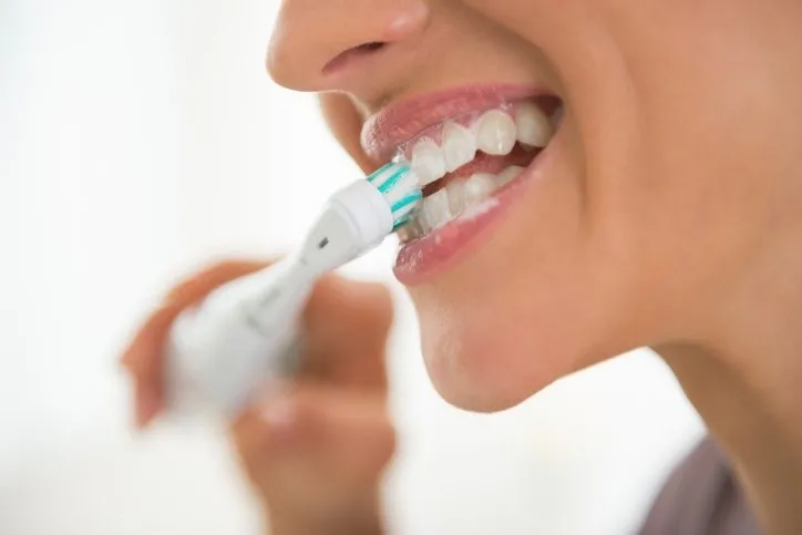 Diş Fırçalamak Orucu Bozar Mı? Diyanet Açıklamasına Göre Oruçluyken Diş Fırçalayınca Oruç Bozulur Mu, Etkilenir Mi?