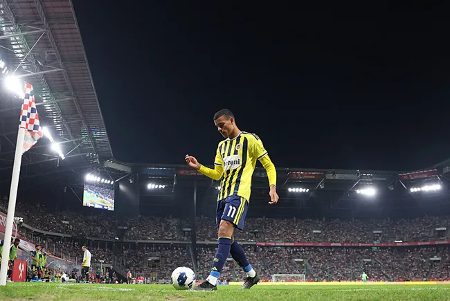 son-dakika-haberi-fenerbahce-sampiyonlar-liginde-turladi-kanarya-gornik-zabrzeyi-eledi-1785355631006.jpeg