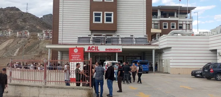 Artvin’de iş makinesi uçuruma yuvarlandı: 2 ölü!