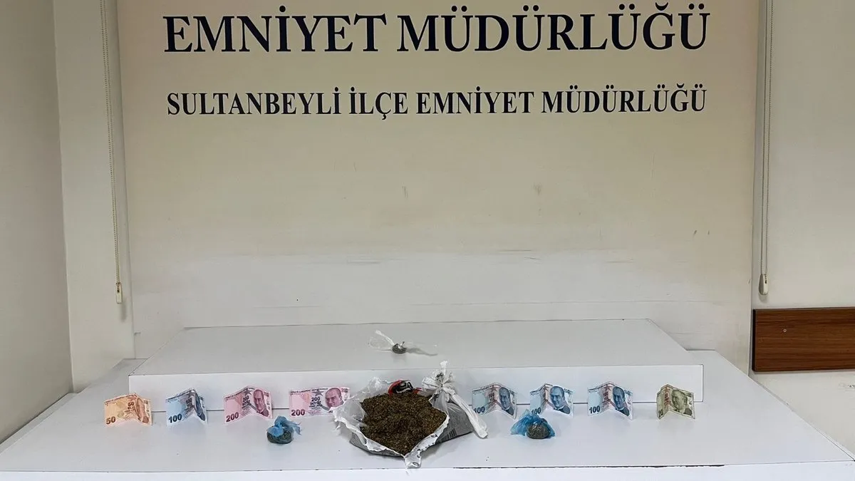 Yarım kilogram uyuşturucuyla yakaladılar