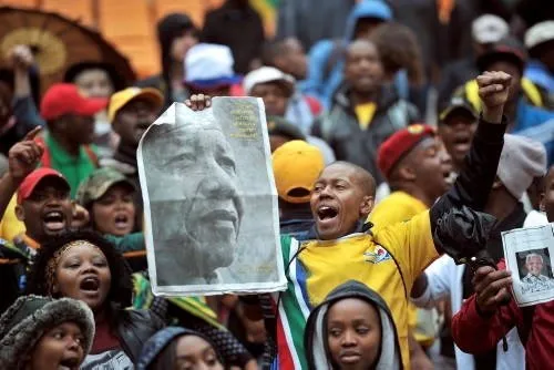 Mandela için resmi anma töreni