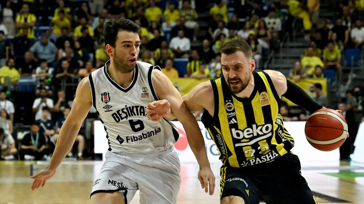 Basketbol Süper Ligi: Fenerbahçe Beko, Beşiktaş Fibabanka'yı mağlup etti ve seride öne geçti!