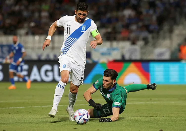 Anastasios Bakasetas fırtınası Yunanistan’da esmeye devam ediyor! Trabzonspor’un yıldızı Uluslar Ligi’ne damga vurdu…