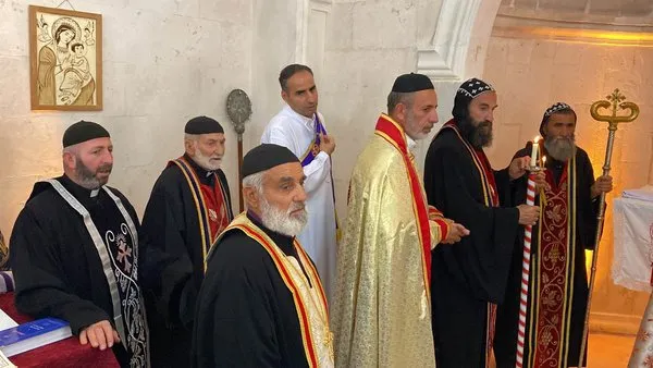 cumhuriyet-tarihinin-ikinci-kilisesi-midyatta-dualarla-ve-ibadete-acildi-1715582795753.jpg