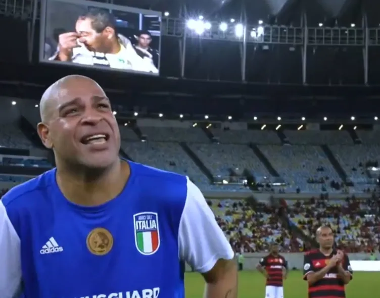 Adriano veda maçında babasının görüntülerini görünce gözyaşlarını tutamadı! Sokaklarda yaşayan bir efsanenin hikayesi...