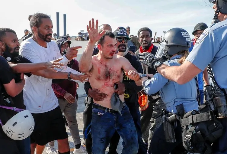 ABD'de öfke kaosa döndü| Washington'da sokağa çıkma yasağı ilan edildi! George Floyd'un öldürülmesinin ardından başlayan protestolarda son dakika gelişmeler...