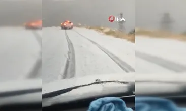 Malatya'da dolu yağışı yolları beyaza bürüdü #malatya
